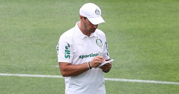 Escalação do Palmeiras: Abel comanda treino tático mirando jogo contra o Al Ahly