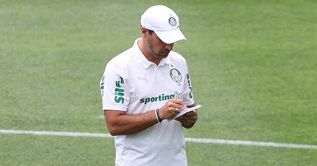 Escalação do Palmeiras: Abel comanda treino tático mirando jogo contra o Al Ahly