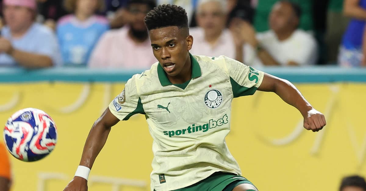 Estêvão admite foco dividido entre Palmeiras e Chelsea: "Você se imagina na Europa"