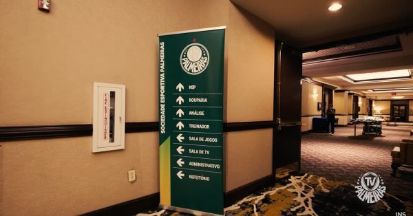 Vídeo: Palmeiras transforma hotel em CT nos Estados Unidos