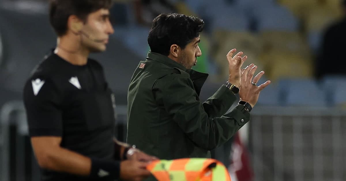 Abel diz que gol aumentará confiança de Vitor Roque e cobra evolução ao Palmeiras