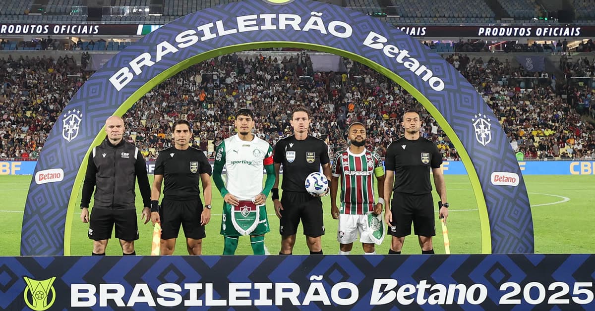 Qual era a pontuação do Palmeiras após 14 jogos nos últimos Brasileiros?