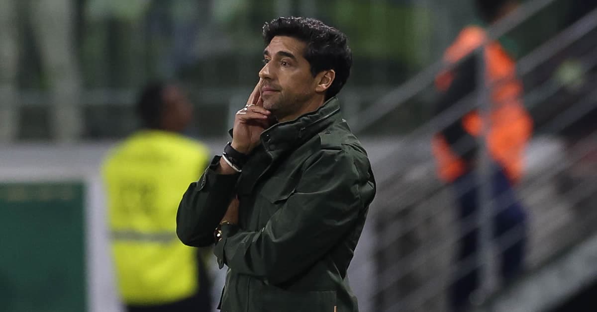 Abel explica marasmo após gol e critica gramado do do Allianz Parque: "Está ruim"