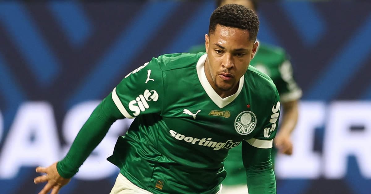 Vitor Roque minimiza súmula e se diz feliz por ajudar: "O importante é a vitória do Palmeiras"