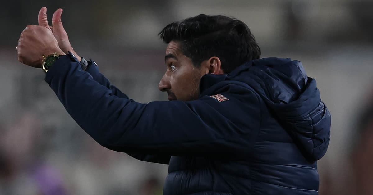 Opinião PTD: Abel dá resposta dentro de campo, mas erra de novo fora dele