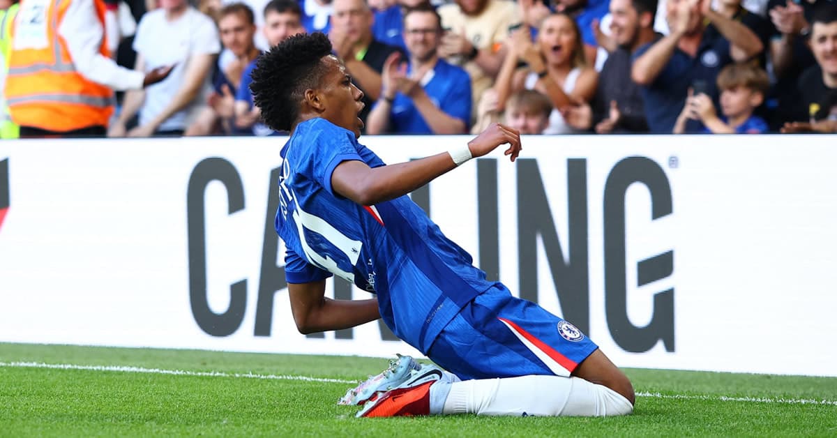 Estêvão estreia pelo Chelsea com gol; assista