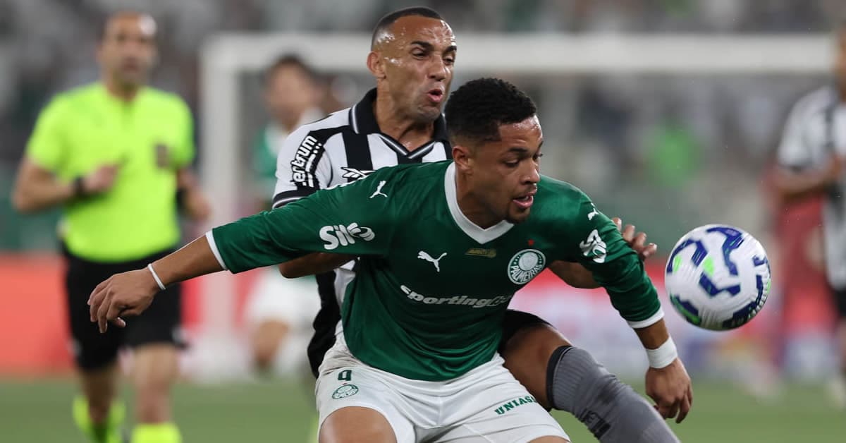 Vitor Roque comemora assistência em vitória sobre o Botafogo e já pensa na Libertadores