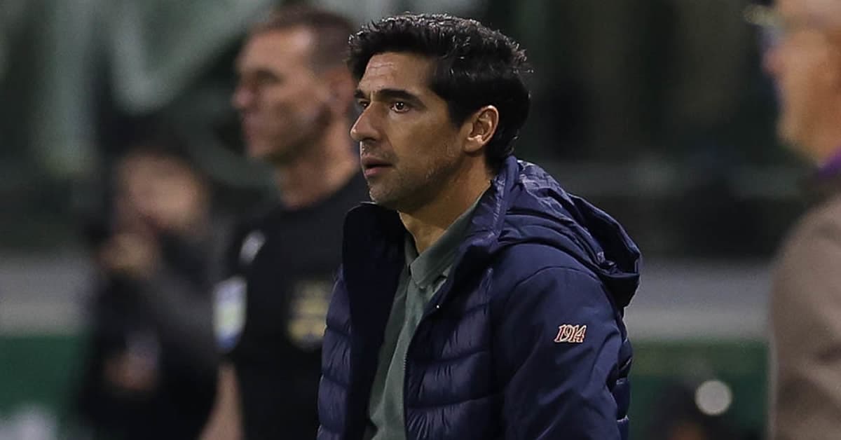 Abel diz que não é o momento para pensar em sair do Palmeiras e explica aplausos após ser xingado