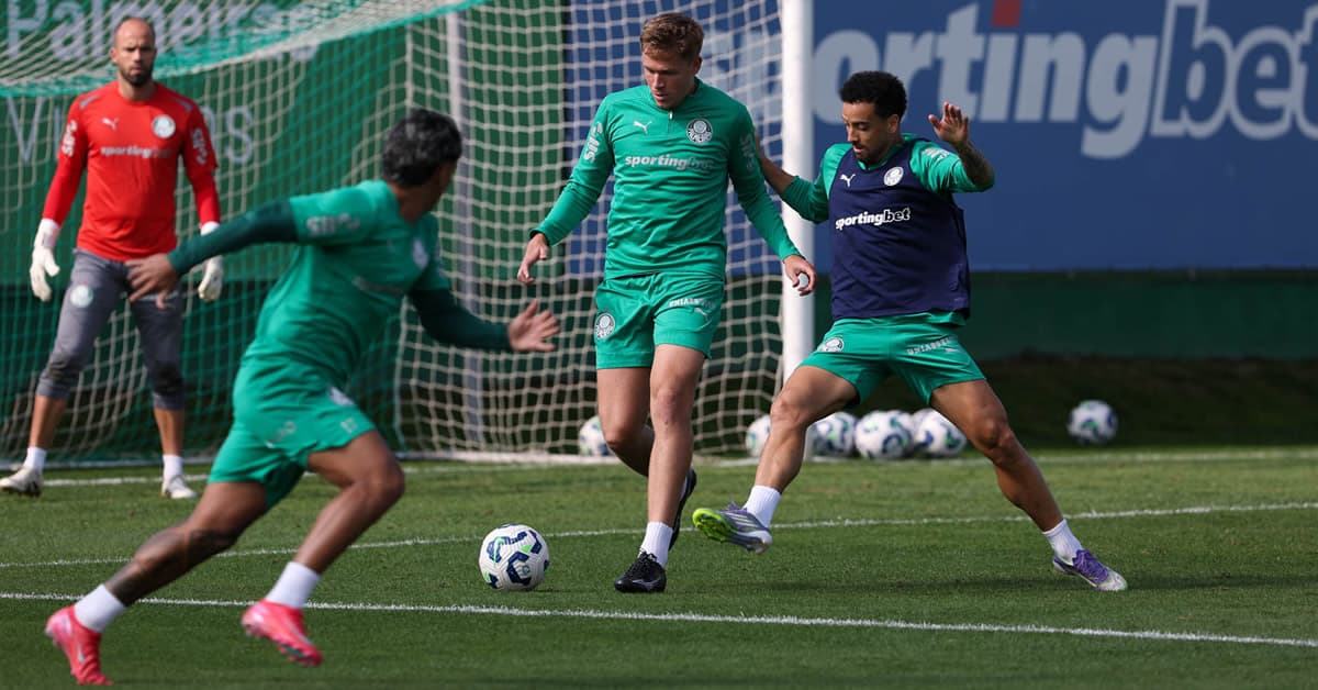 Palmeiras treina com duas novidades para enfrentar o Botafogo