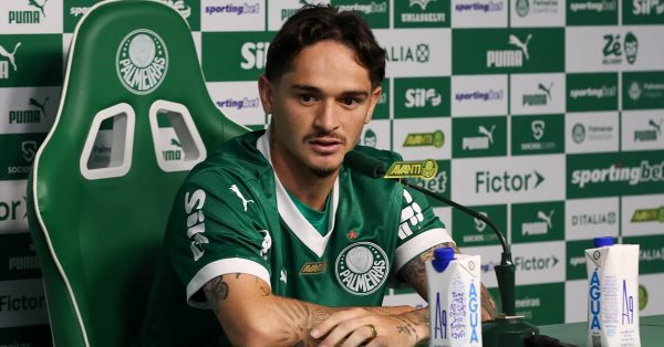 Khellven diz que evoluiu no futebol russo e admite ansiedade para estrear pelo Palmeiras