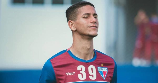 Venda de zagueiro do Fortaleza emperra, mas Palmeiras ainda pode se dar bem; entenda