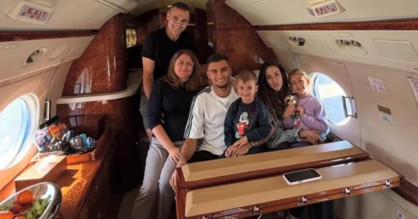 Andreas Pereira viaja para se apresentar ao Palmeiras; Abel fala sobre o reforço