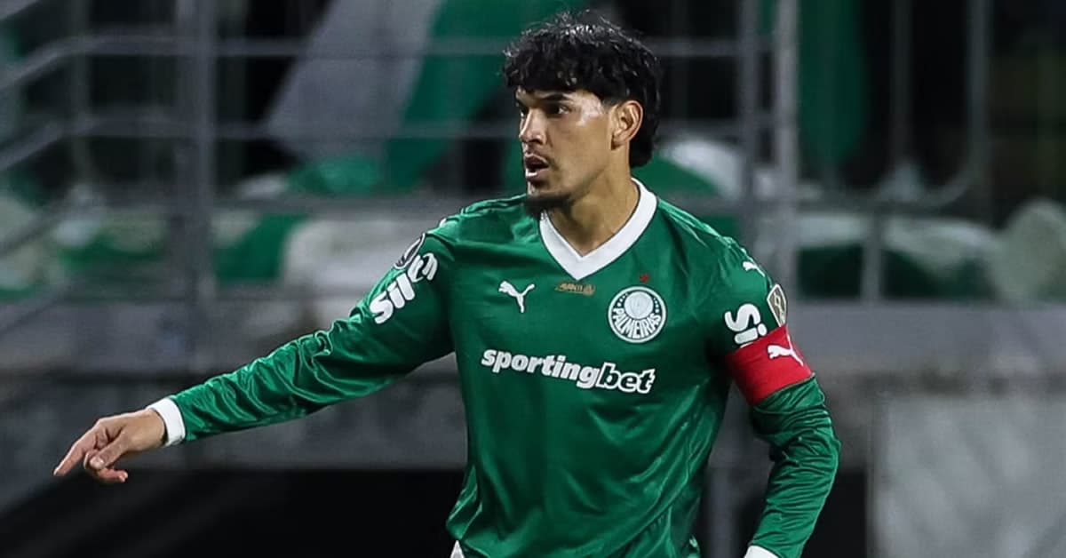 Foto: Gómez fica com o olho roxo após pancada