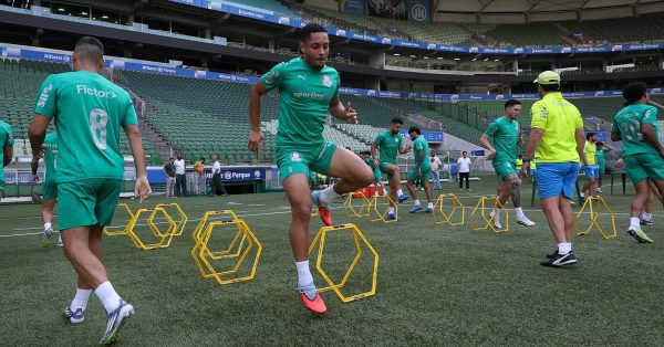 Palmeiras treina no Allianz Parque para enfrentar o Fortaleza; Khellven é desfalque