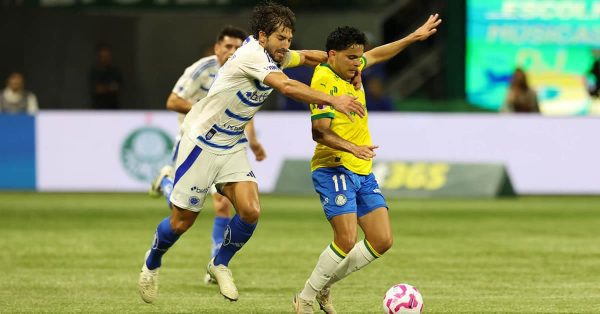 Qual era a pontuação do Palmeiras após 29 jogos nos últimos Brasileiros?