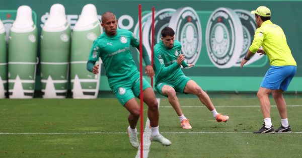 Palmeiras faz treino técnico mirando jogo contra o Juventude; Crias reforçam o elenco