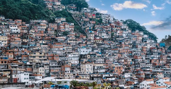 O papel das favelas na formação dos maiores talentos do futebol brasileiro