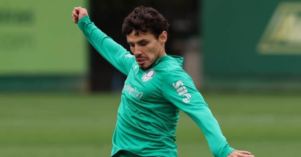 Raphael Veiga garante Palmeiras forte mesmo remendado: “Quem ficou vai dar conta do recado”