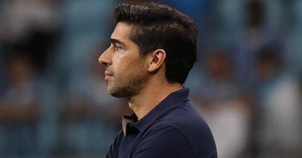 Abel atribui perda do título do Brasileirão a erros da arbitragem