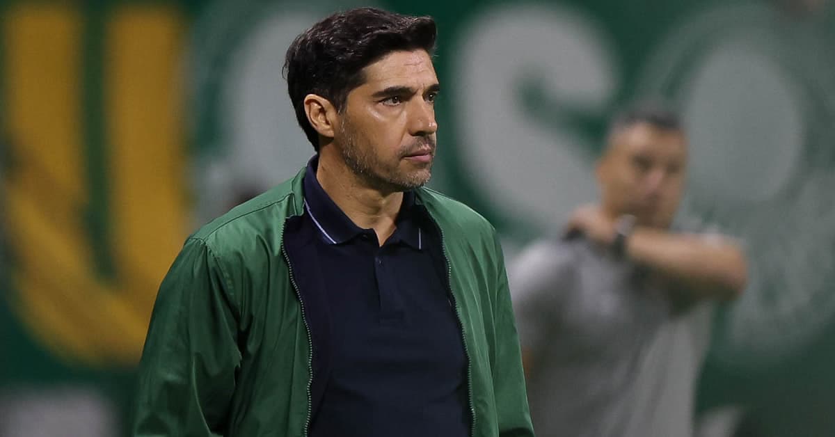 Abel critica primeiro tempo do Palmeiras contra o Vitória e explica excesso de cruzamentos