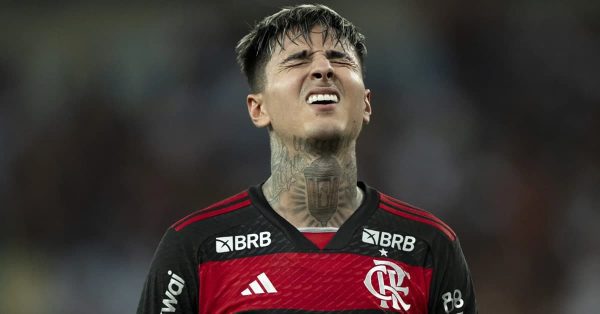 Vídeo: Pulgar agride Bruno Fuchs e não é expulso na final da Libertadores