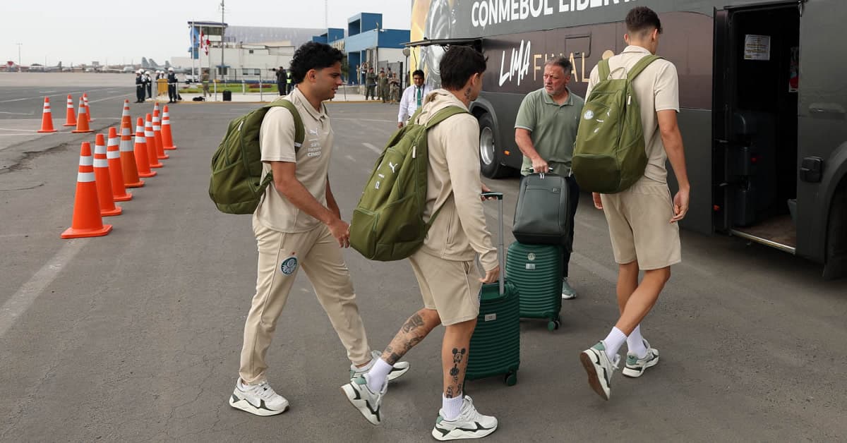 Palmeiras volta ao Brasil e dá folga ao elenco
