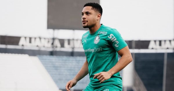 Palmeiras faz primeiro treino em Lima; Abel ensaia o time titular