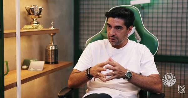 Abel confirma duas permanências e fala em saídas de jogadores que não se adaptaram