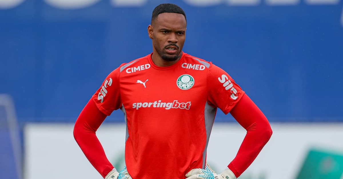 Sucessor de Weverton, Carlos Miguel comenta início do ano e projeta duelo contra o Mirassol
