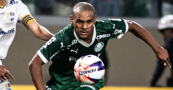 Promessa de 16 anos da base do Palmeiras marca dois golaços na Copa São Paulo; assista