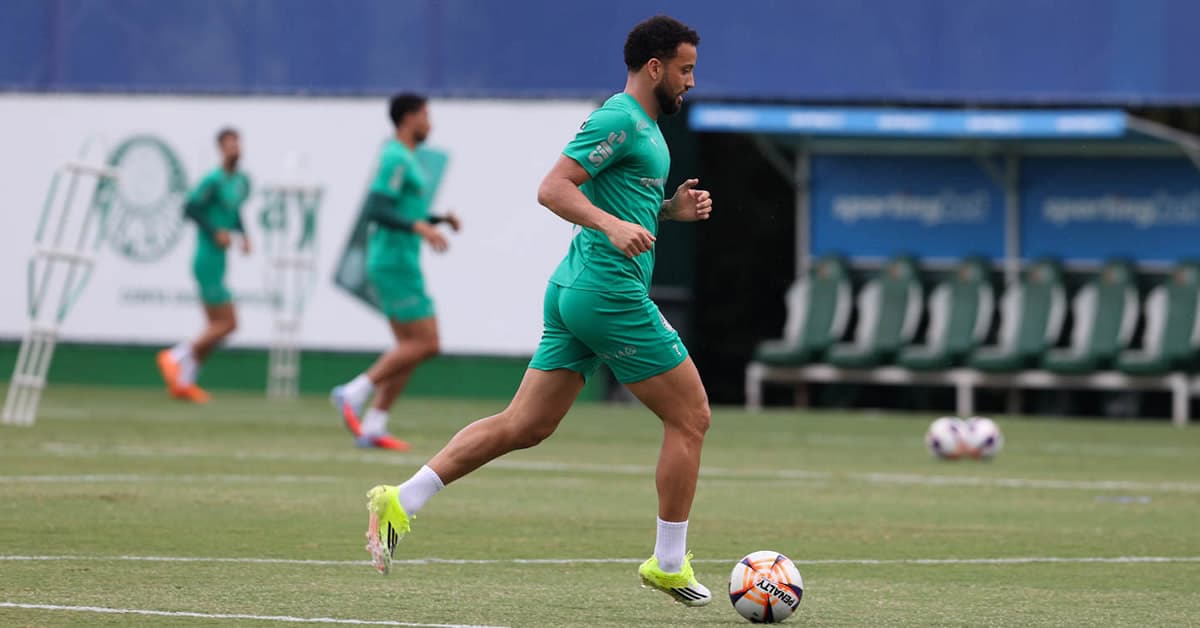 Palmeiras aprimora fundamentos na Academia; Felipe Anderson treina com bola