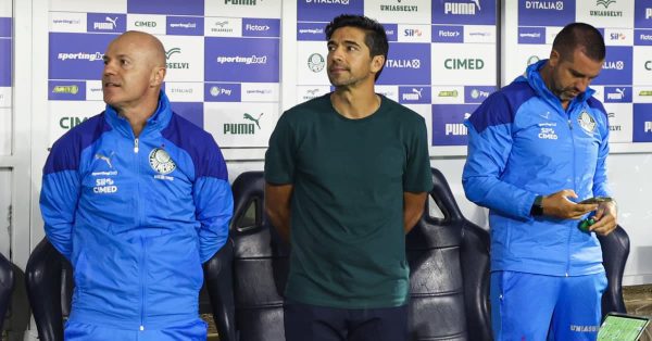 Abel lamenta lesão de Andreas, elogia garotos e se despede de Weverton