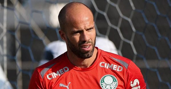Marcelo Lomba comemora renovação com o Palmeiras: “Clube que faz parte da minha família”