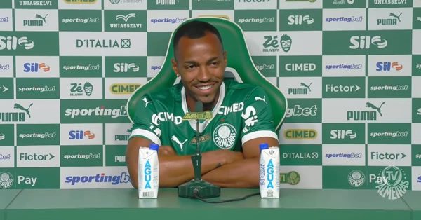 Marlon Freitas é apresentado e se coloca à disposição para atuar como primeiro volante