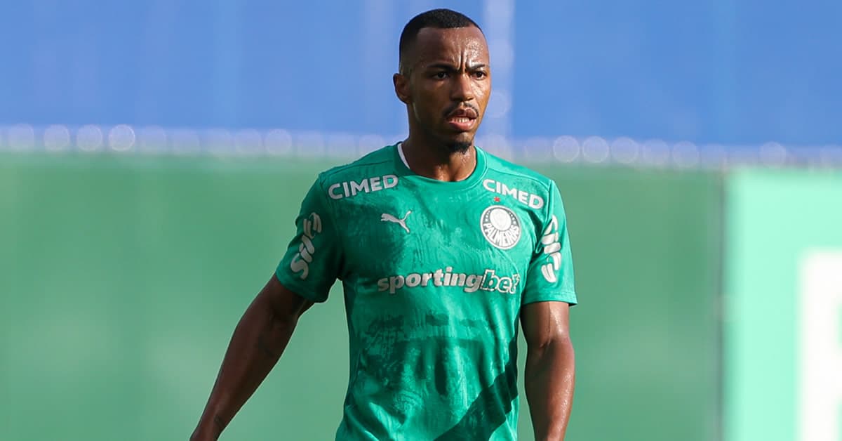 Marlon Freitas aprova concorrência por titularidade: "Potencializa todo mundo"