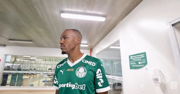 Vídeo: Marlon Freitas conhece estrutura do Palmeiras