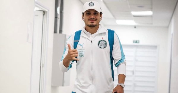 Perdendo espaço no Palmeiras, Raphael Veiga deve definir futuro nos próximos dias