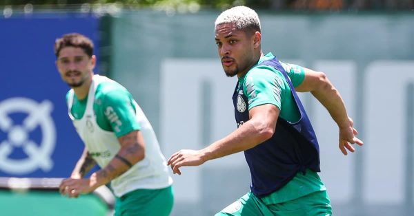 Com Vitor Roque de novidade, Palmeiras faz treino tático mirando jogo contra o Santos