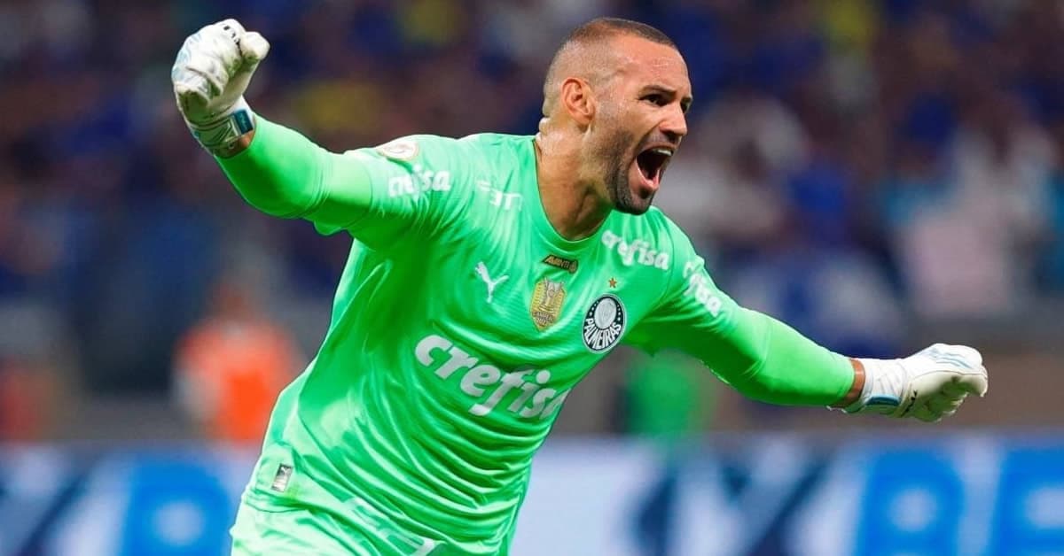 Palmeiras oficializa saída de Weverton, que deixa o clube após 8 anos e 12 títulos