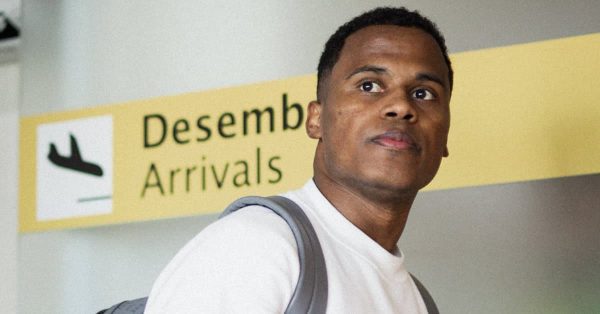 Fotos: Arias chega ao Brasil e vai ao CT do Palmeiras