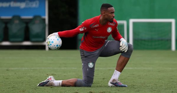 Carlos Miguel comenta início de ano do Palmeiras e projeta duelo contra o Internacional