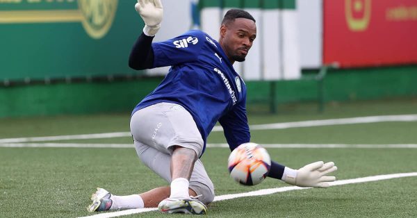 Palmeiras faz treino tático para enfrentar o São Paulo; veja possível escalação