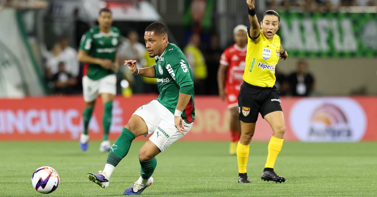 Vitor Roque celebra classificação do Palmeiras e elogia Arias: "Craque"