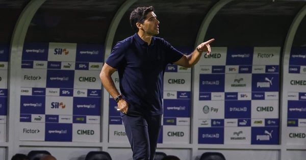 Abel enxerga evolução coletiva do Palmeiras após goleada: “Começamos a ter mobilidade”