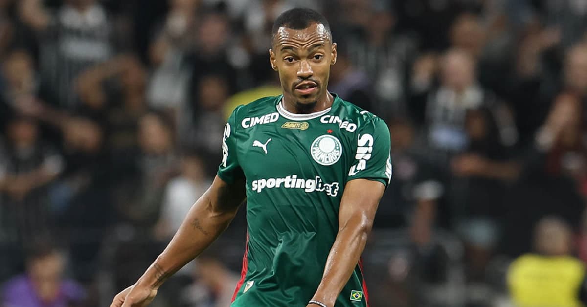 Marlon Freitas ganha elogios de Abel após vitória no clássico: "Fundamental esse tipo de jogador"