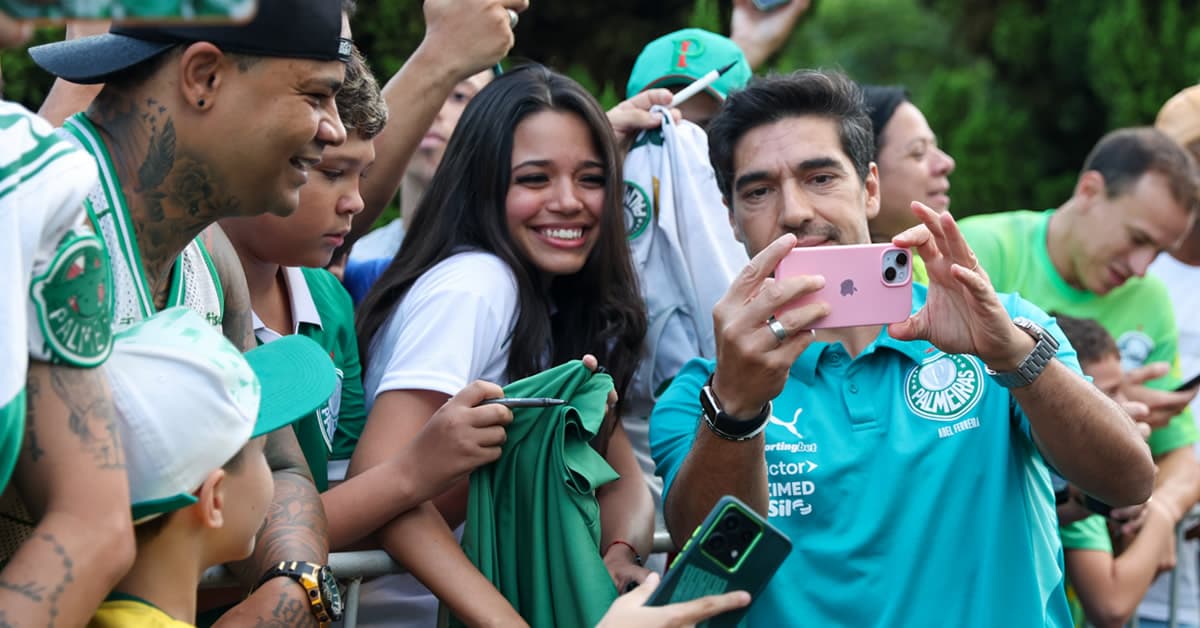 Vídeo: torcida de Ribeirão Preto recebe o Palmeiras com festa
