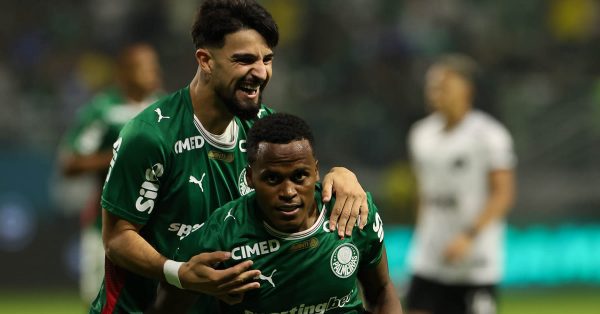 Palmeiras vence o Botafogo com direito a primeiro gol de Arias