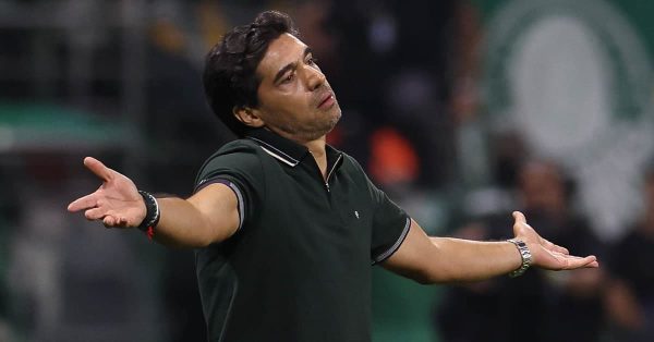 Abel valoriza os três pontos mas admite que Palmeiras deveria ter vencido com mais tranquilidade