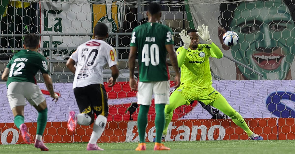 Carlos Miguel comemora pênalti defendido e valoriza vantagem: "Importante"