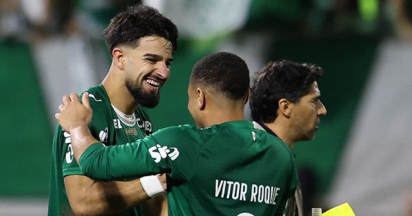 Dupla Flaco-Roque participou de 60% dos gols do Palmeiras em 2026
